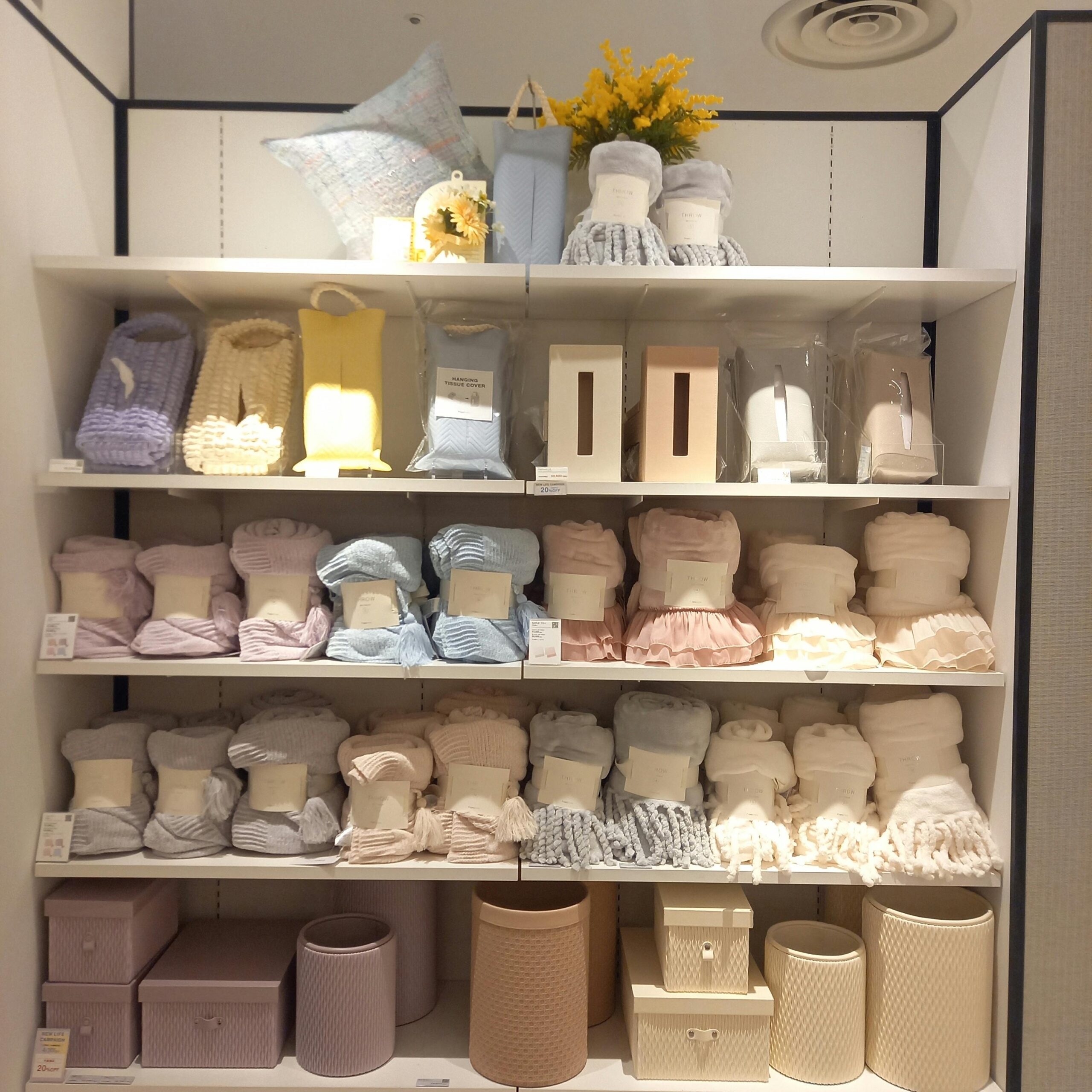 【Francfranc】　今の季節に使える！！ギフトにもピッタリのスローが入荷🥰