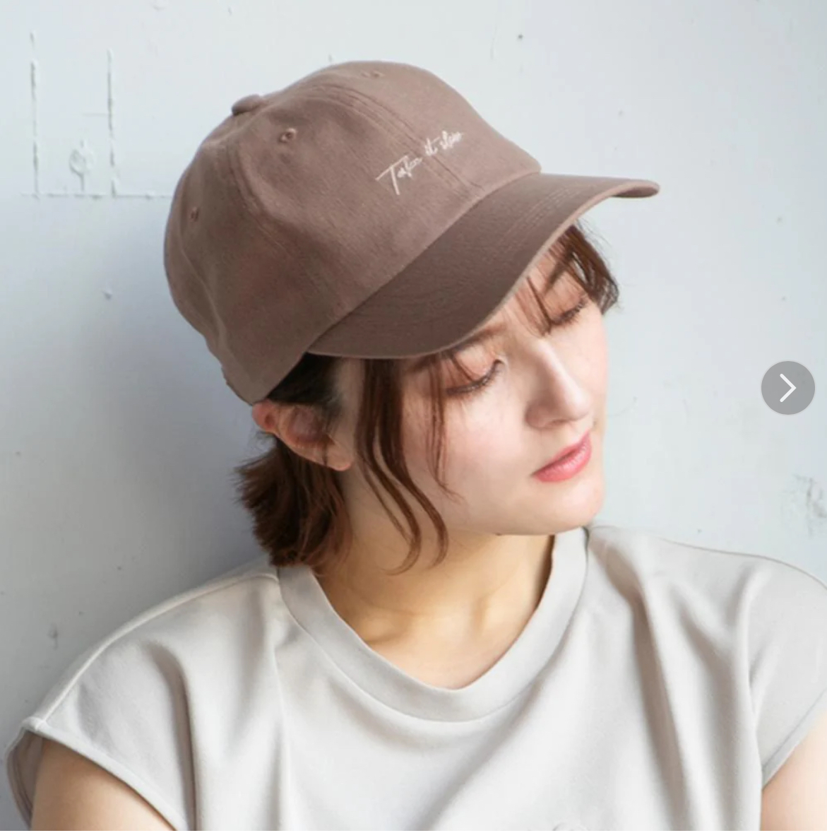 【スタッフオススメ】麻混筆記体刺繍キャップ