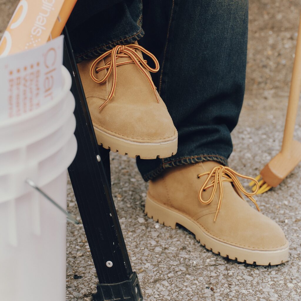 Clarks ORIGINALS × BEAMS 『Desert230 GTX』  10.25（Sat.）Release