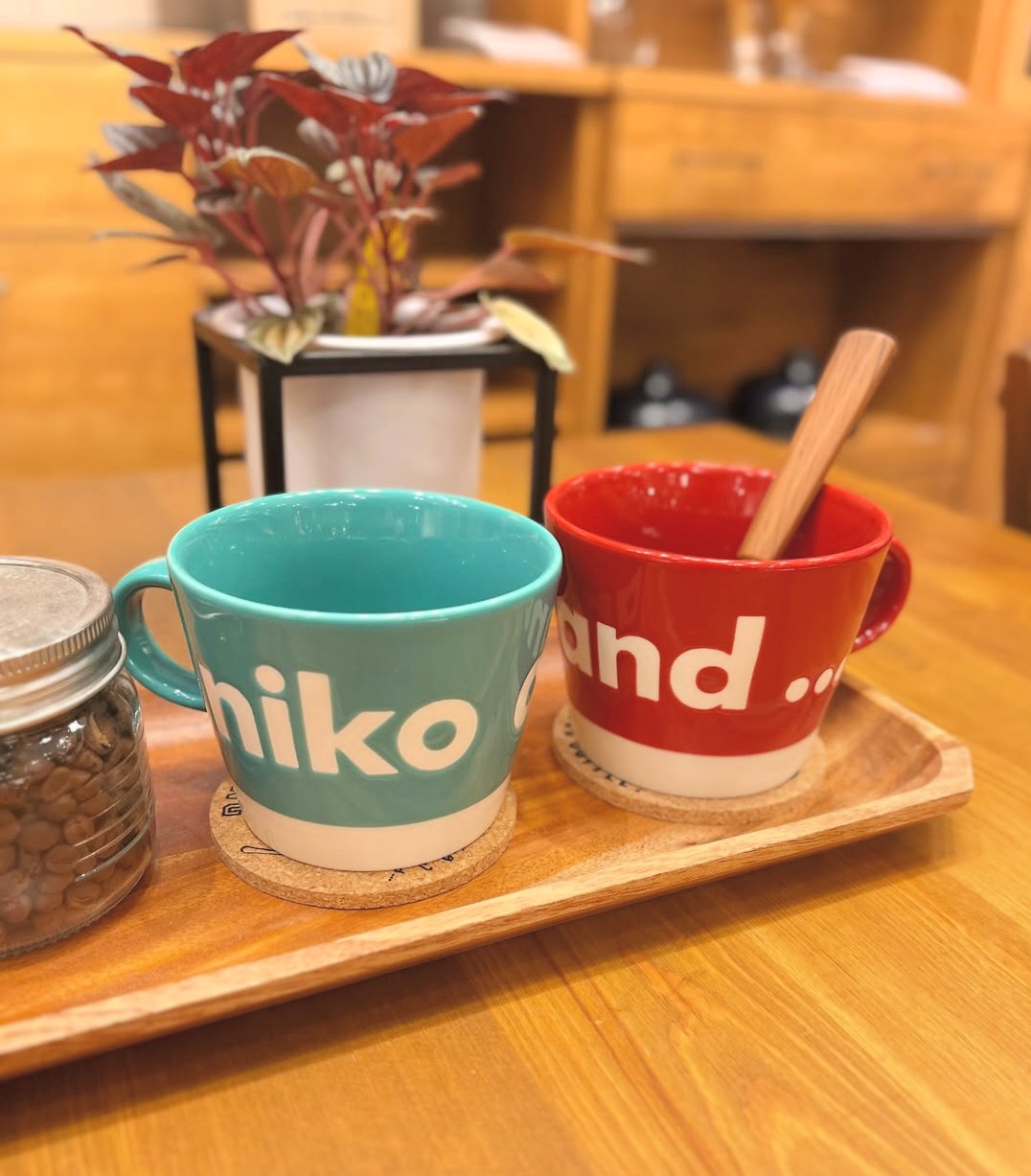 nikoand…ロングセラー商品!ギフトにも人気のニコロゴマグにXmasカラーが新登場!