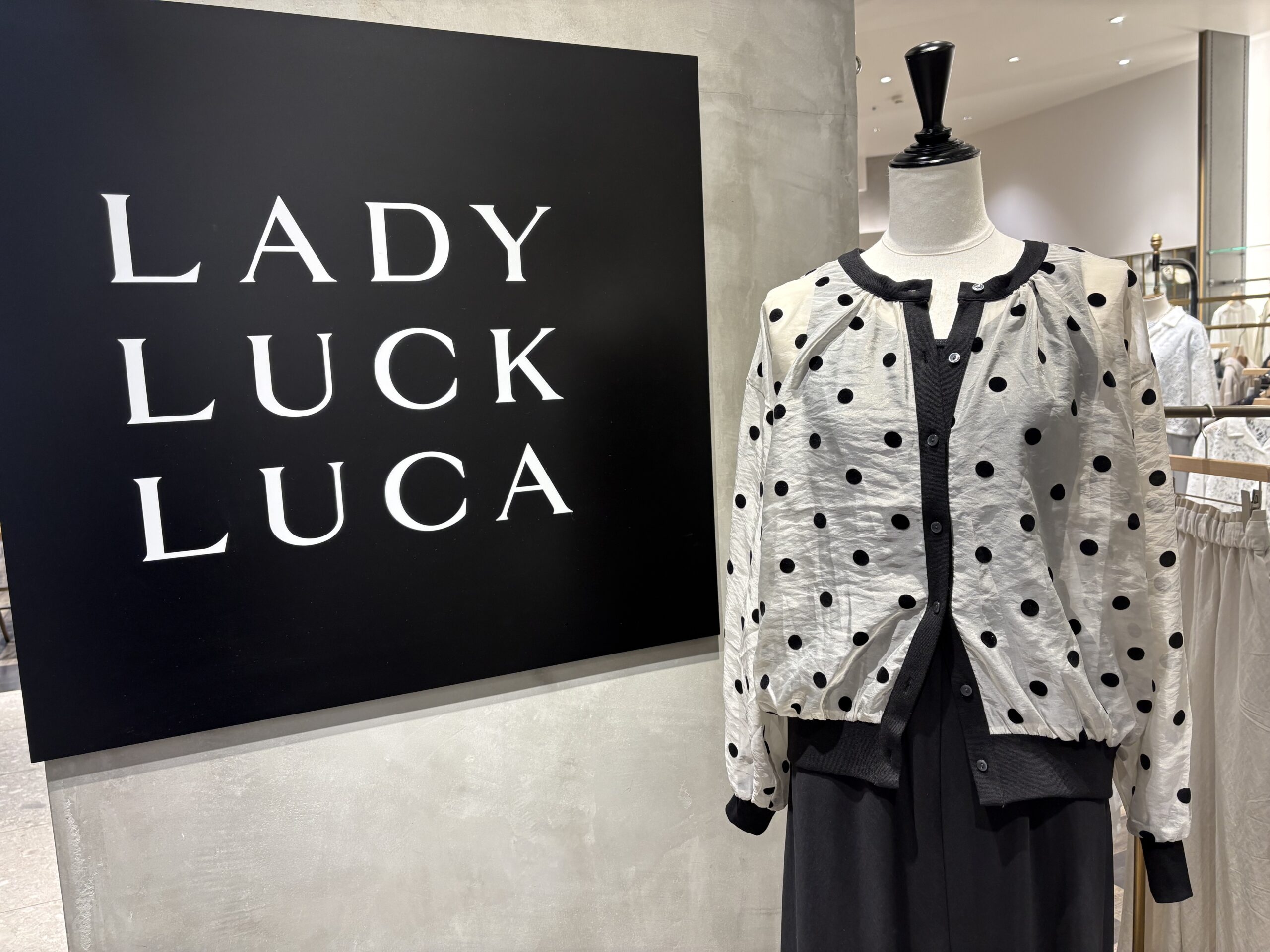 【LADY LUCK LUCA】トレンド感◎年齢問わず使えるドットアイテム✨